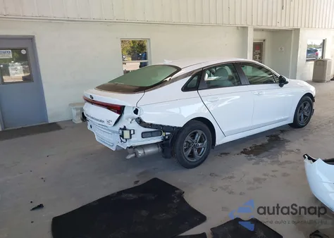 2021 Kia K5 Lxs из США, поврежденный, VIN 5XXG14J24MG030691